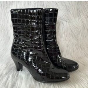 LA CANADIENNE MADELINE RARE Croc Black Patent Leather Boots Women's Size 6.5 EUC